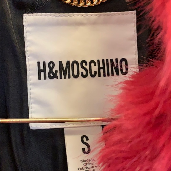 MOSCHINO x H&M exclusive PINK FAUX FUR COAT - Picture 4 of 6